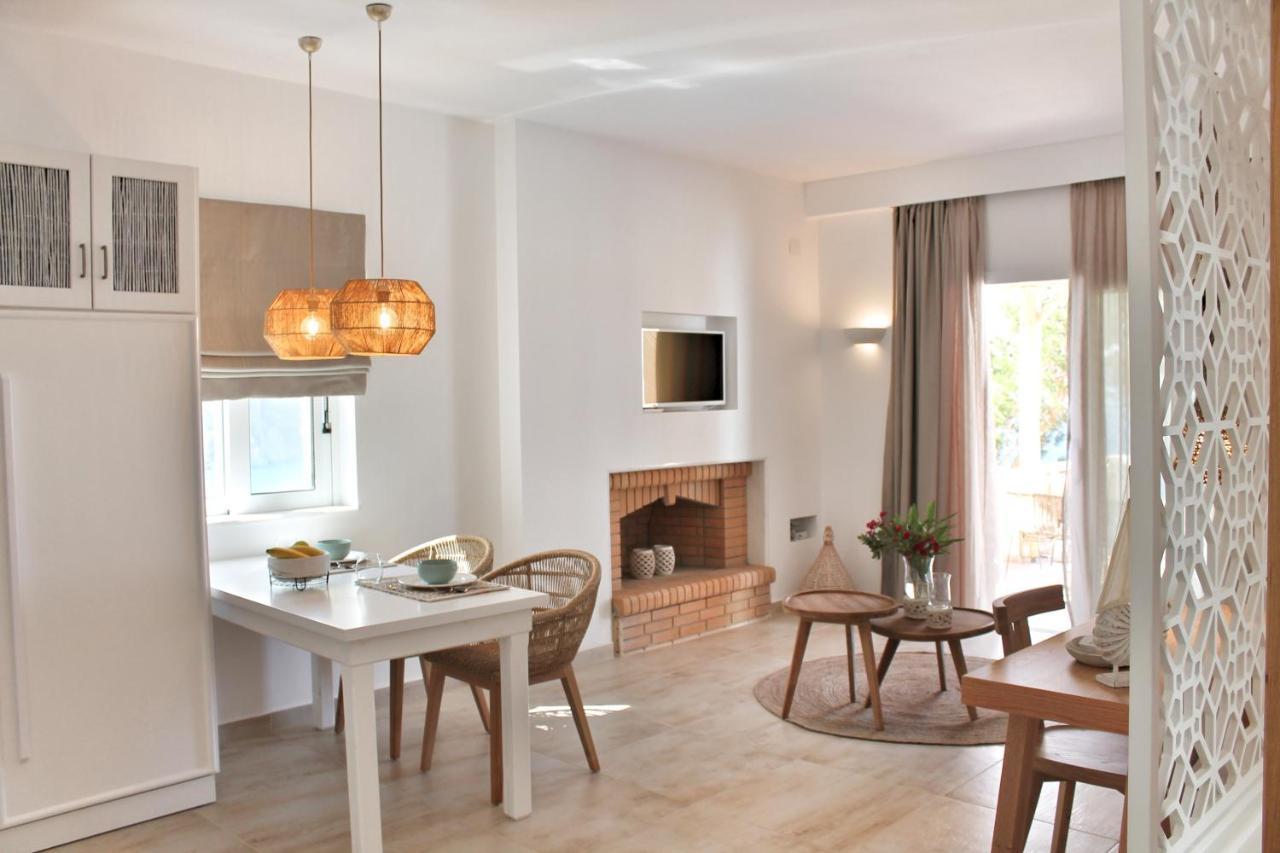 Akropolis Village Complex Of Luxury Residence Kyra Panagia ภายนอก รูปภาพ